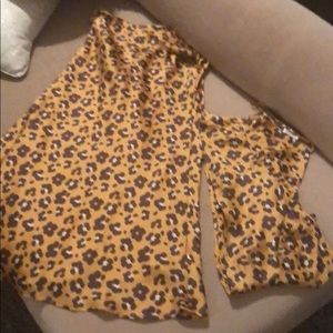 Top and bottom skirt set